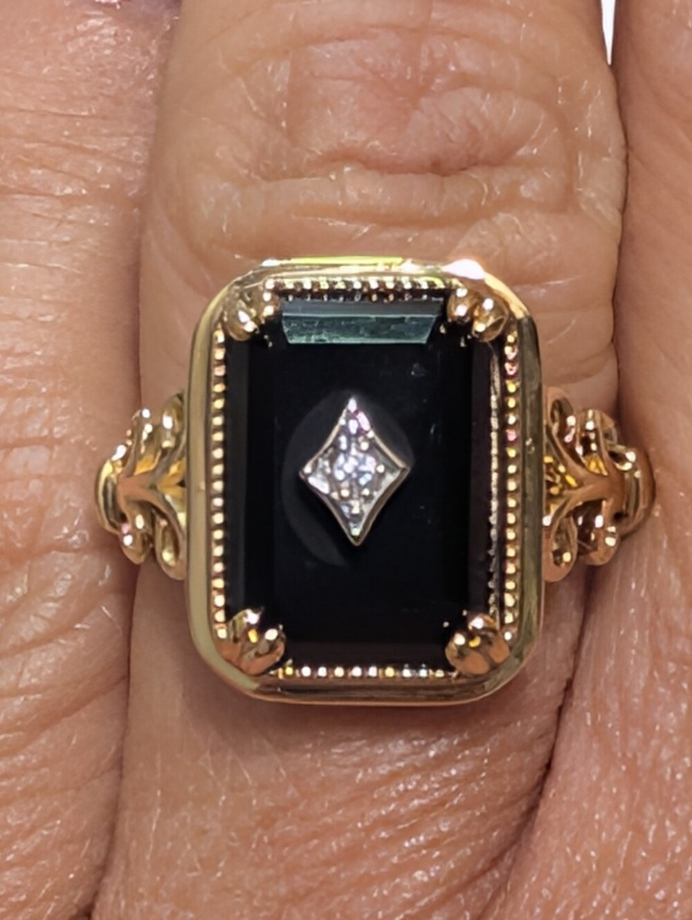 Gorgeous Estate Style Gold Black CZ Ring